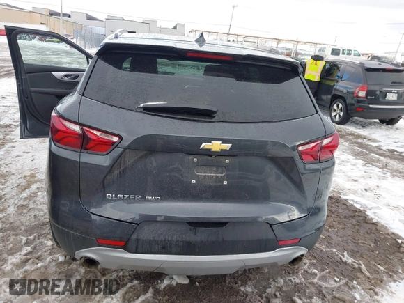 2021 Chevrolet Blazer LT z VIN 3GNKBHR48MS547322, wystawiony jako IAAI lot #41329653 z przebiegiem 82 867 mil mil oraz . Historia ofert i sprzedaży dostępna na DreamBid. Obrazek 16.