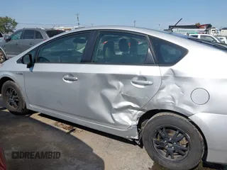 2015 Toyota Prius Four z VIN JTDKN3DU8F0458449, wystawiony jako IAAI lot #42430082 z przebiegiem 111 683 mil mil oraz . Historia ofert i sprzedaży dostępna na DreamBid. Obrazek 14.