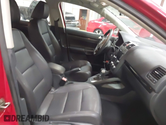 2010 Volkswagen Jetta TDI z VIN 3VWRL7AJ3AM178141, wystawiony jako IAAI lot #41467916 z przebiegiem 225 349 mil mil oraz . Historia ofert i sprzedaży dostępna na DreamBid. Obrazek 5.