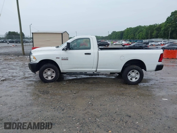2018 Ram 2500 Tradesman z VIN 3C6MR5AJ8JG127319, wystawiony jako IAAI lot #42378584 z przebiegiem 132 406 mil mil oraz . Historia ofert i sprzedaży dostępna na DreamBid. Obrazek 14.