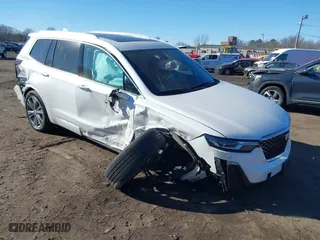 2021 Cadillac XT6 Premium Luxury with VIN 1GYKPDRS9MZ236075, listed as a IAAI auction lot 41632689 with 1 mi miles. Bid and sale history available at carsss.com. Image 1.