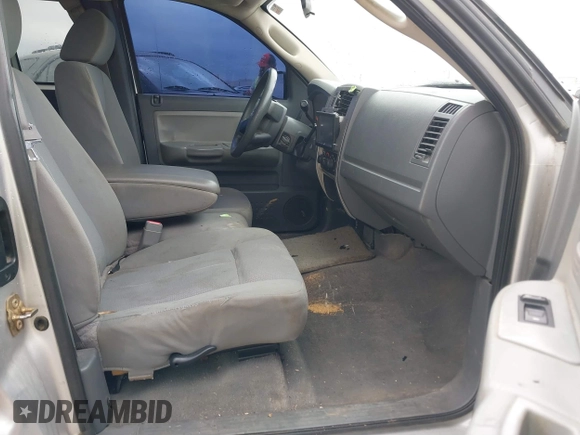 2006 Dodge Dakota SLT with VIN 1D7HE42K36S616014, listed as a IAAI auction lot 41445717 with 265,529 mi miles and . Bid and sale history available at carsss.com. Image 5.