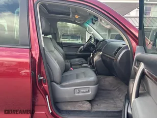 2008 Toyota Land Cruiser with VIN JTMHY05J585000698, listed as a IAAI auction lot 41999924 with 329,279 mi miles. Bid and sale history available at carsss.com. Image 5.