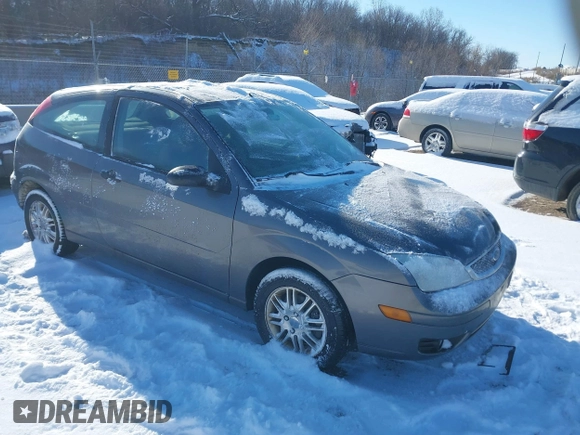2006 Ford Focus S z VIN 1FAHP31N76W151973, wystawiony jako IAAI lot #41573090 z przebiegiem 211 369 mil mil oraz . Historia ofert i sprzedaży dostępna na DreamBid. Obrazek 1.