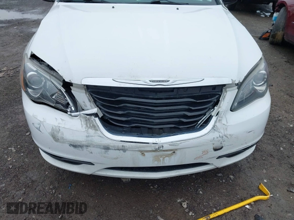 2012 Chrysler 200 S with VIN 1C3CCBHG3CN123224, listed as a IAAI auction lot 41915557 with 138,229 mi miles. Bid and sale history available at carsss.com. Image 6.