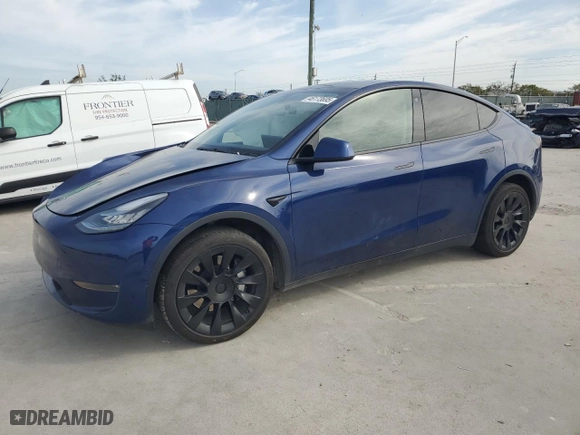 2021 Tesla Model Y Long Range with VIN 5YJYGDEE4MF102368, listed as a Copart auction lot 46173695 with 0 mi miles and Non Repairable. Bid and sale history available at carsss.com. Image 1.