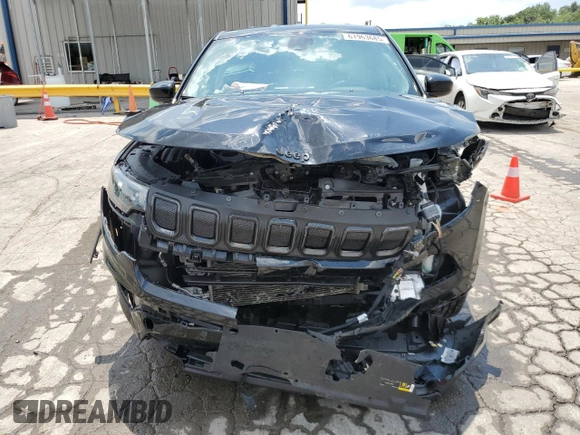 2022 Jeep Compass Sport with VIN 3C4NJDAB6NT221123, listed as a Copart auction lot 61963685 with 32,764 mi miles and Salvage title. Bid and sale history available at DreamBid. Image 5.