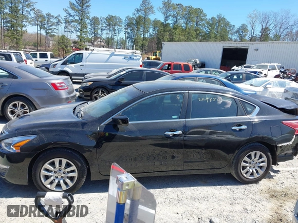 2013 Nissan Altima 2.5 S with VIN 1N4AL3AP9DC284375, listed as a IAAI auction lot 41849971 with 147,874 mi miles and . Bid and sale history available at carsss.com. Image 14.