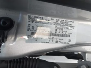 2014 Ford Focus SE z VIN 1FADP3K28EL254693, wystawiony jako IAAI lot #42280155 z przebiegiem 126 250 mil mil oraz . Historia ofert i sprzedaży dostępna na DreamBid. Obrazek 9.