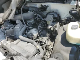 1988 Chevrolet Silverado 3500 z VIN 1GCGC34K3JE141720, wystawiony jako Copart lot #53824654 z przebiegiem 194 390 mil mil oraz Nie do naprawy. Historia ofert i sprzedaży dostępna na DreamBid. Obrazek 11.