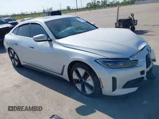 2024 BMW i4 eDrive35 z VIN WBY43AW04RFT05953, wystawiony jako IAAI lot #41972073 z przebiegiem 3333 mil mil oraz . Historia ofert i sprzedaży dostępna na DreamBid. Obrazek 1.