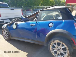 2006 MINI Hardtop S с VIN WMWRE33516TN25140, выставлен на аукционе IAAI как лот 42130574 с пробегом Не указан миль и . История ставок и продаж доступна на DreamBid. Изображение 14.