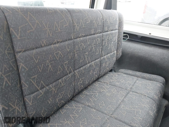 2001 Jeep Wrangler Sport z VIN 1J4FA49S31P349269, wystawiony jako IAAI lot #41427014 z przebiegiem 112 421 mil mil oraz . Historia ofert i sprzedaży dostępna na DreamBid. Obrazek 8.