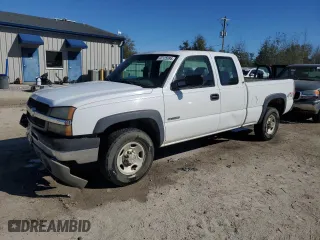 2003 Chevrolet Silverado 2500 LT with VIN 1GCGK29UX3Z197057, listed as a Copart auction lot 47125995 with 139,990 mi miles and Salvage Title. Bid and sale history available at carsss.com. Image 1.