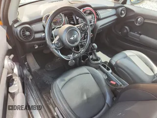 2015 MINI Hardtop z VIN WMWXM5C50F3A57281, wystawiony jako Copart lot #64920085 z przebiegiem 125 537 mil mil oraz Szkoda całkowita • Salvage title. Historia ofert i sprzedaży dostępna na DreamBid. Obrazek 8.
