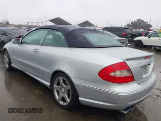 2007 Mercedes-Benz CLK 5.5L with VIN WDBTK72F57T081022, listed as a IAAI auction lot 41572811 with 82,776 mi miles. Bid and sale history available at carsss.com. Image 3.