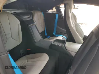 2015 BMW i8 z VIN WBY2Z2C52FV391003, wystawiony jako Copart lot #49772875 z przebiegiem Nie podano mil oraz Szkoda całkowita • Salvage title. Historia ofert i sprzedaży dostępna na DreamBid. Obrazek 10.