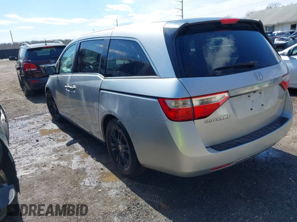 2013 Honda Odyssey EX z VIN 5FNRL5H43DB042964, wystawiony jako IAAI lot #41877997 z przebiegiem 130 282 mil mil oraz . Historia ofert i sprzedaży dostępna na DreamBid. Obrazek 3.