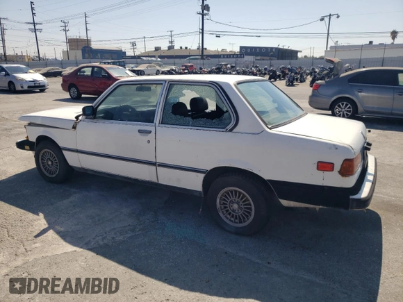1983 BMW 3 Series z VIN WBAAG4302D8074477, wystawiony jako Copart lot #73425814 z przebiegiem 287 780 mil mil oraz Tytuł czysty. Historia ofert i sprzedaży dostępna na DreamBid. Obrazek 2.