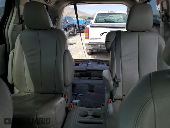 2012 Toyota Sienna XLE AAS z VIN 5TDYK3DC5CS251052, wystawiony jako Copart lot #63633905 z przebiegiem 204 013 mil mil oraz Czysty tytuł • Clean title. Historia ofert i sprzedaży dostępna na DreamBid. Obrazek 10.