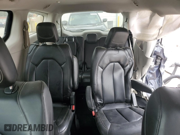 2020 Chrysler Voyager LXi z VIN 2C4RC1DG7LR187257, wystawiony jako Copart lot #48172035 z przebiegiem 91 459 mil mil oraz Szkoda całkowita • Salvage title. Historia ofert i sprzedaży dostępna na DreamBid. Obrazek 10.