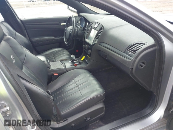 2014 Chrysler 300 S z VIN 2C3CCAGG1EH161994, wystawiony jako IAAI lot #42311014 z przebiegiem 168 002 mil mil oraz . Historia ofert i sprzedaży dostępna na DreamBid. Obrazek 5.