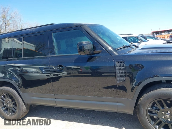 2025 Land Rover Defender S z VIN SALEJ7EX0S2386159, wystawiony jako IAAI lot #41811974 z przebiegiem 7 561 mil mil oraz . Historia ofert i sprzedaży dostępna na DreamBid. Obrazek 12.