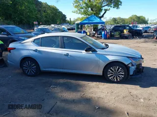 2024 Nissan Altima SV z VIN 1N4BL4DW1RN359417, wystawiony jako IAAI lot #42303579 z przebiegiem 35 512 mil mil oraz . Historia ofert i sprzedaży dostępna na DreamBid. Obrazek 13.