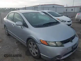 2008 Honda Civic LX с VIN 2HGFA165X8H357663, выставлен на аукционе IAAI как лот 42527862 с пробегом 186 788 миль миль и . История ставок и продаж доступна на DreamBid. Изображение 1.