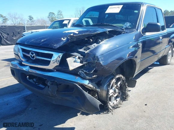 2001 Mazda B-Series 2WD Truck DS with VIN 4F4YR16U91TM03894, listed as a IAAI auction lot 41695296 with 132,764 mi miles. Bid and sale history available at carsss.com. Image 6.