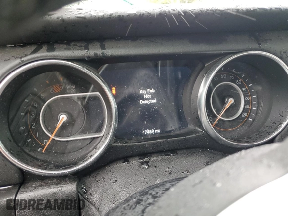 2019 Jeep Wrangler Unlimited Sahara with VIN 1C4HJXEN9KW691364, listed as a Copart auction lot 60405835 with 17,469 mi miles and Salvage title. Bid and sale history available at DreamBid. Image 9.