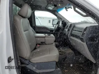 2017 Ford F-550 XL with VIN 1FDUF5GT4HDA08499, listed as a Copart auction lot 41792125 with 105,467 mi miles and Clean Title. Bid and sale history available at carsss.com. Image 10.