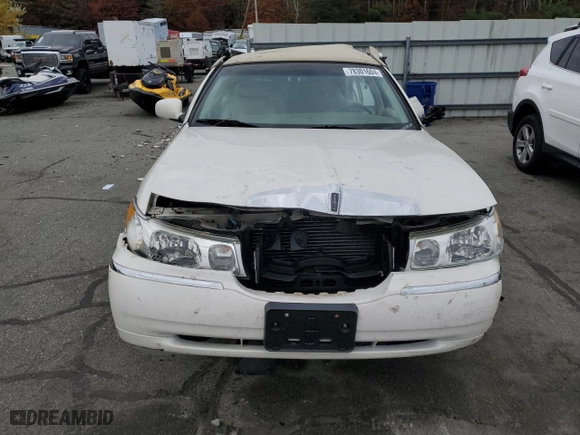 2002 Lincoln Town Car Cartier with VIN 1LNHM83W32Y671331, listed as a Copart auction lot 78301604 with 0 mi miles and Clean Title. Bid and sale history available at carsss.com. Image 5.