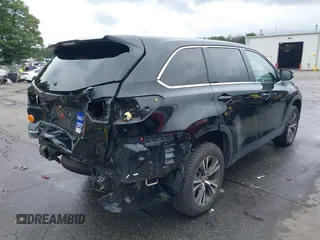 2018 Toyota Highlander LE with VIN 5TDZZRFH2JS246805, listed as a IAAI auction lot 42697587 with 287,457 mi miles and . Bid and sale history available at DreamBid. Image 4.