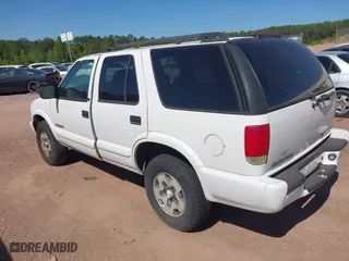 2003 Chevrolet Blazer LS with VIN 1GNDT13X53K152850, listed as a IAAI auction lot 41982795 with 261,155 mi miles. Bid and sale history available at carsss.com. Image 3.
