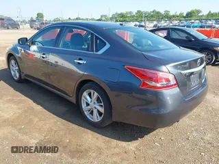 2013 Nissan Altima SV with VIN 1N4AL3APXDN581899, listed as a IAAI auction lot 42596618 with 232,426 mi miles and . Bid and sale history available at DreamBid. Image 3.