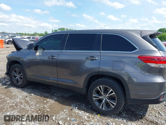 2019 Toyota Highlander LE z VIN 5TDZZRFH3KS325109, wystawiony jako IAAI lot #42160177 z przebiegiem 124 288 mil mil oraz . Historia ofert i sprzedaży dostępna na DreamBid. Obrazek 14.