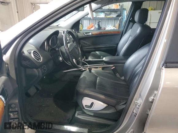 2006 Mercedes-Benz M 500 z VIN 4JGBB75EX6A043551, wystawiony jako Copart lot #55937265 z przebiegiem 120 923 mil mil oraz Szkoda całkowita • Salvage title. Historia ofert i sprzedaży dostępna na DreamBid. Obrazek 7.