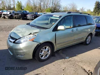 2006 Toyota Sienna XLE z VIN 5TDZA22C06S570819, wystawiony jako Copart lot #52992465 z przebiegiem 135 932 mil mil oraz Szkoda całkowita • Salvage title. Historia ofert i sprzedaży dostępna na DreamBid. Obrazek 1.