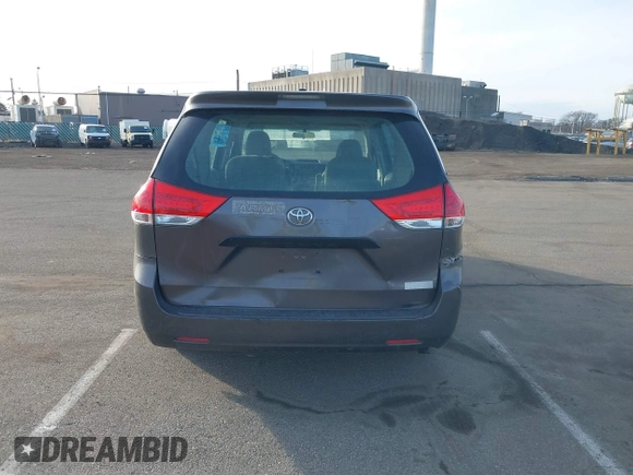 2012 Toyota Sienna with VIN 5TDZK3DCXCS258843, listed as a IAAI auction lot 41700446 with 207,384 mi miles. Bid and sale history available at carsss.com. Image 16.