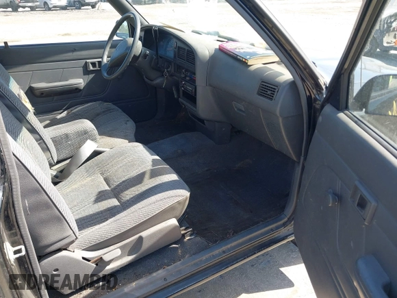 1994 Toyota Pickup DX with VIN JT4RN93P4R5110863, listed as a IAAI auction lot 42235081 with 217,506 mi miles and . Bid and sale history available at DreamBid. Image 5.
