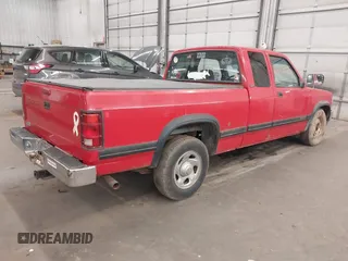 1996 Dodge Dakota z VIN 1B7GL23X5TS515398, wystawiony jako IAAI lot #41837429 z przebiegiem 118 838 mil mil oraz . Historia ofert i sprzedaży dostępna na DreamBid. Obrazek 4.