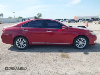 2012 Lexus ES 330 z VIN JTHBK1EG3C2483523, wystawiony jako IAAI lot #42259414 z przebiegiem 128 887 mil mil oraz . Historia ofert i sprzedaży dostępna na DreamBid. Obrazek 13.