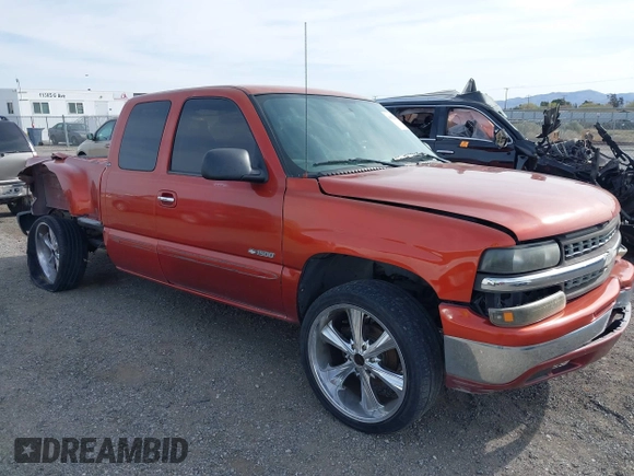 2001 Chevrolet Silverado 1500 LS with VIN 2GCEC19T111377779, listed as a IAAI auction lot 41922163 with 197,971 mi miles. Bid and sale history available at carsss.com. Image 1.