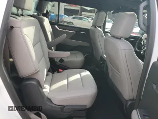 2024 GMC Acadia FWD Elevation z VIN 1GKENKKS6RJ218506, wystawiony jako Copart lot #79027344 z przebiegiem 2260 mil mil oraz Szkody całkowita. Historia ofert i sprzedaży dostępna na DreamBid. Obrazek 12.