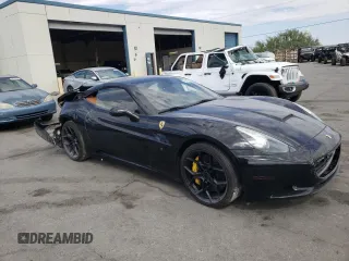 2010 Ferrari California z VIN ZFF65LJA4A0168991, wystawiony jako Copart lot #66459973 z przebiegiem 45 378 mil mil oraz . Historia ofert i sprzedaży dostępna na DreamBid. Obrazek 4.