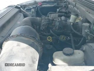 2003 Ford F-150 XL с VIN 1FTRF17213NA24172, выставлен на аукционе IAAI как лот 43083304 с пробегом 275 030 миль миль и . История ставок и продаж доступна на DreamBid. Изображение 12.