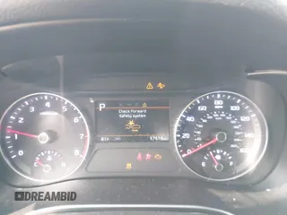 2023 Kia Forte LXS z VIN 3KPF24AD2PE590555, wystawiony jako IAAI lot #42395185 z przebiegiem 57 678 mil mil oraz . Historia ofert i sprzedaży dostępna na DreamBid. Obrazek 7.