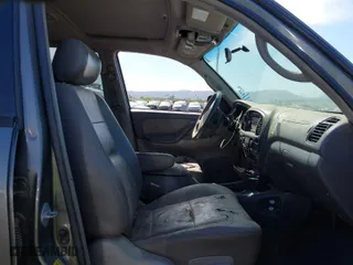 2004 Toyota Sequoia SR5 with VIN 5TDZT34A84S215261, listed as a IAAI auction lot 41996939 with 282,992 mi miles. Bid and sale history available at carsss.com. Image 5.