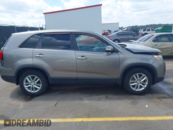 2015 Kia Sorento LX with VIN 5XYKT3A64FG611172, listed as a IAAI auction lot 42007348 with 120,426 mi miles. Bid and sale history available at carsss.com. Image 13.